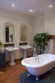 bathroom010.jpg